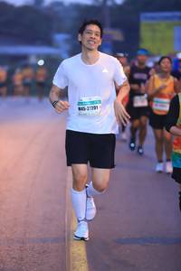 BIB: 46892
                            <button type="button" onclick="openModal(7901514)" class="btn btn-primary btn-sm float-right btn-popup" data-toggle="modal" data-target=".modal-high-quality">
                        <i class="fas fa-shopping-cart"></i> Add to Cart
                    </button>
                                            <button type="button" onclick="isThisMe(7901514, true)" class="btn btn-success btn-sm float-right btn-popup btn-isme hidden" data-toggle="tooltip" data-placement="bottom" title="นี่คือรูปของคุณใช่ไหม คลิกที่นี่เพื่อเอาเข้าอัลบั้ม">
                        <i class="fas fa-plus"></i> Add to album
                    </button>
                    <button type="button" onclick="isThisMe(7901514, false)" class="btn btn-warning btn-sm float-right btn-popup btn-isnotme hidden">
                        <i class="fas fa-ban"></i> Remove from album
                    </button>